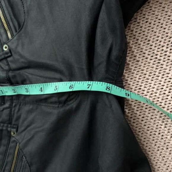 H&M  black,faux leather jeans with zippered ankle details size 6 - Picture 5 of 7